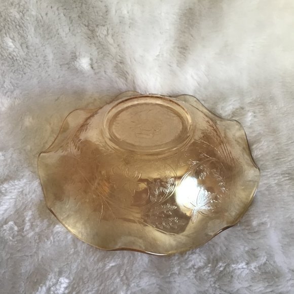 Vintage Iridescent Ruffled Edge Amber Carnival Glass Serving / Centerpiece Bowl - Picture 8 of 9